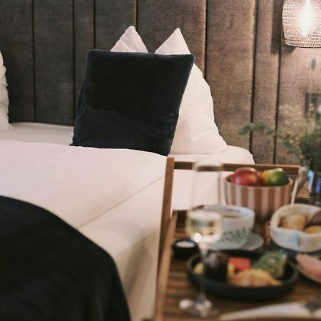 Soulsisters' Hotel 4 Sterne Superior คาพรูน ภายนอก รูปภาพ