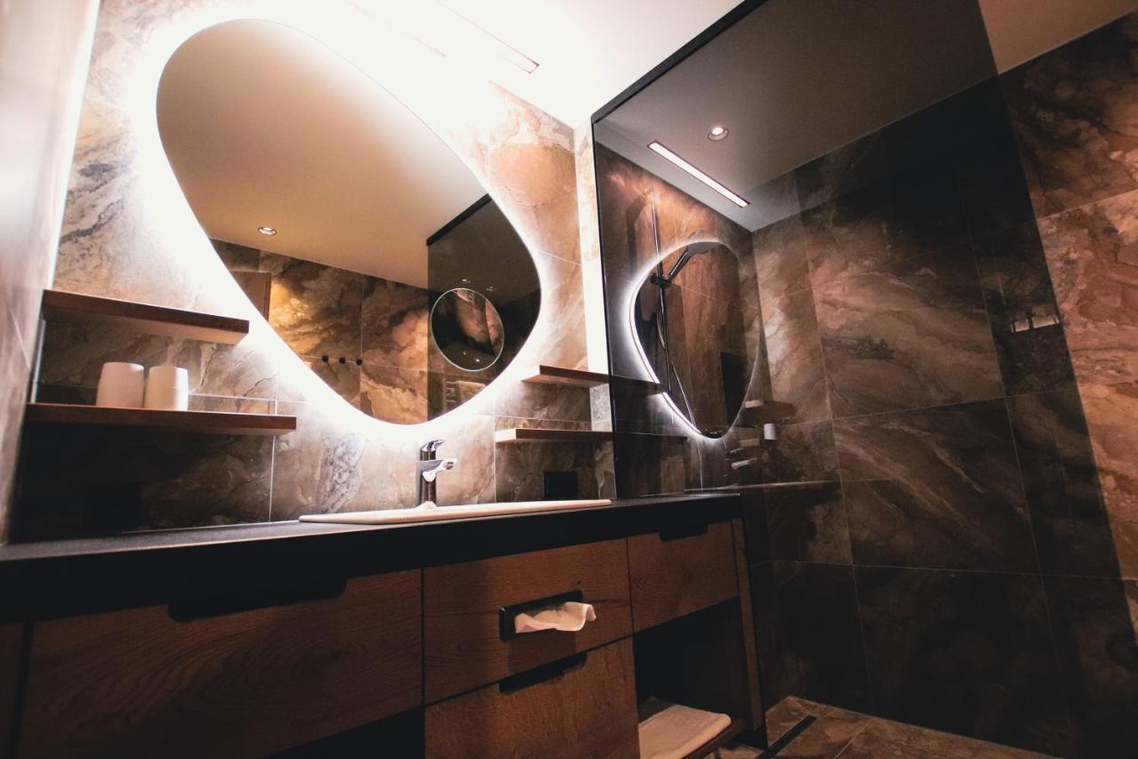Soulsisters' Hotel 4 Sterne Superior คาพรูน ภายนอก รูปภาพ