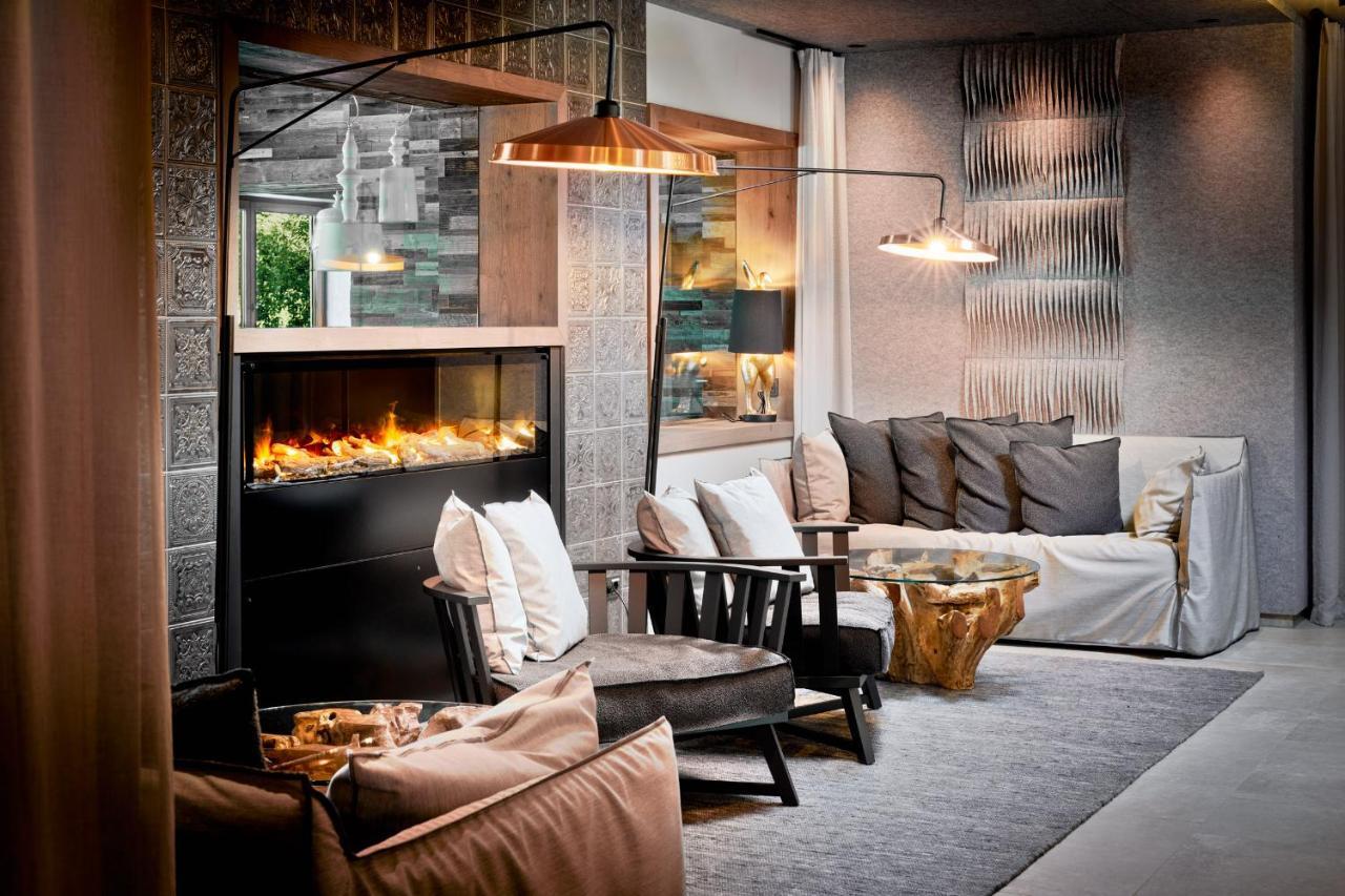 Soulsisters' Hotel 4 Sterne Superior คาพรูน ภายนอก รูปภาพ