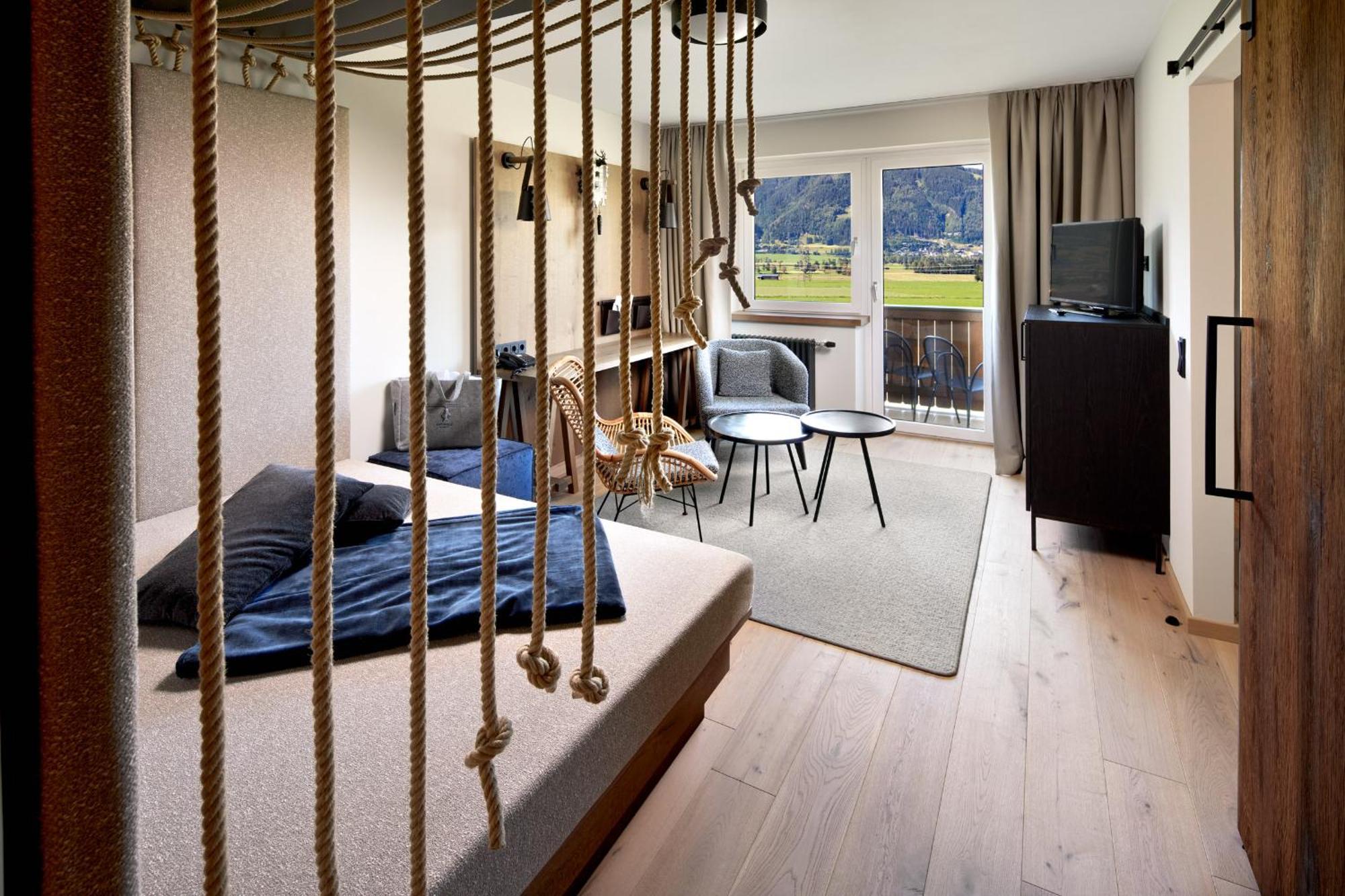 Soulsisters' Hotel 4 Sterne Superior คาพรูน ภายนอก รูปภาพ