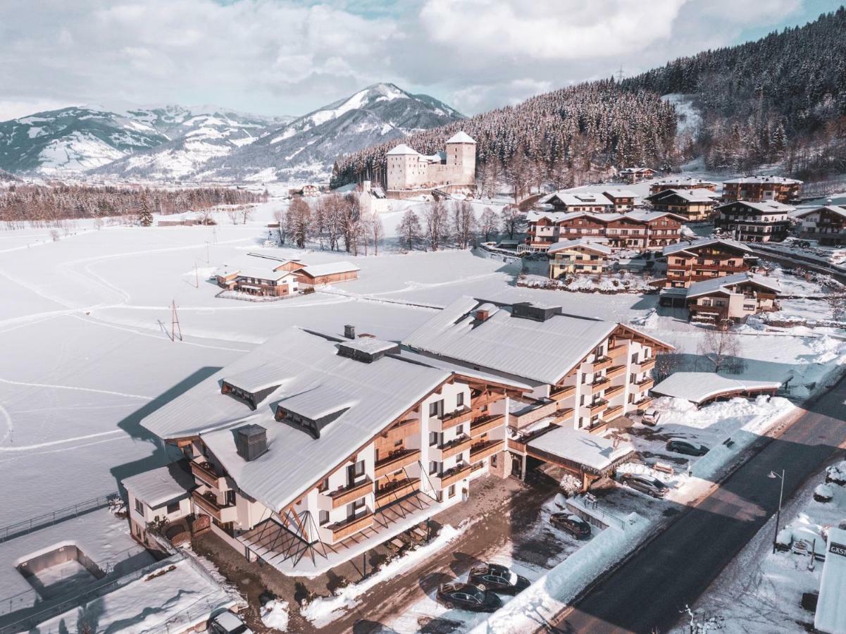 Soulsisters' Hotel 4 Sterne Superior คาพรูน ภายนอก รูปภาพ